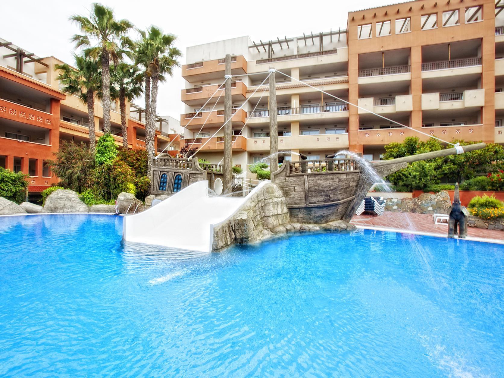 H10 Mediterranean Village Salou Exteriör bild