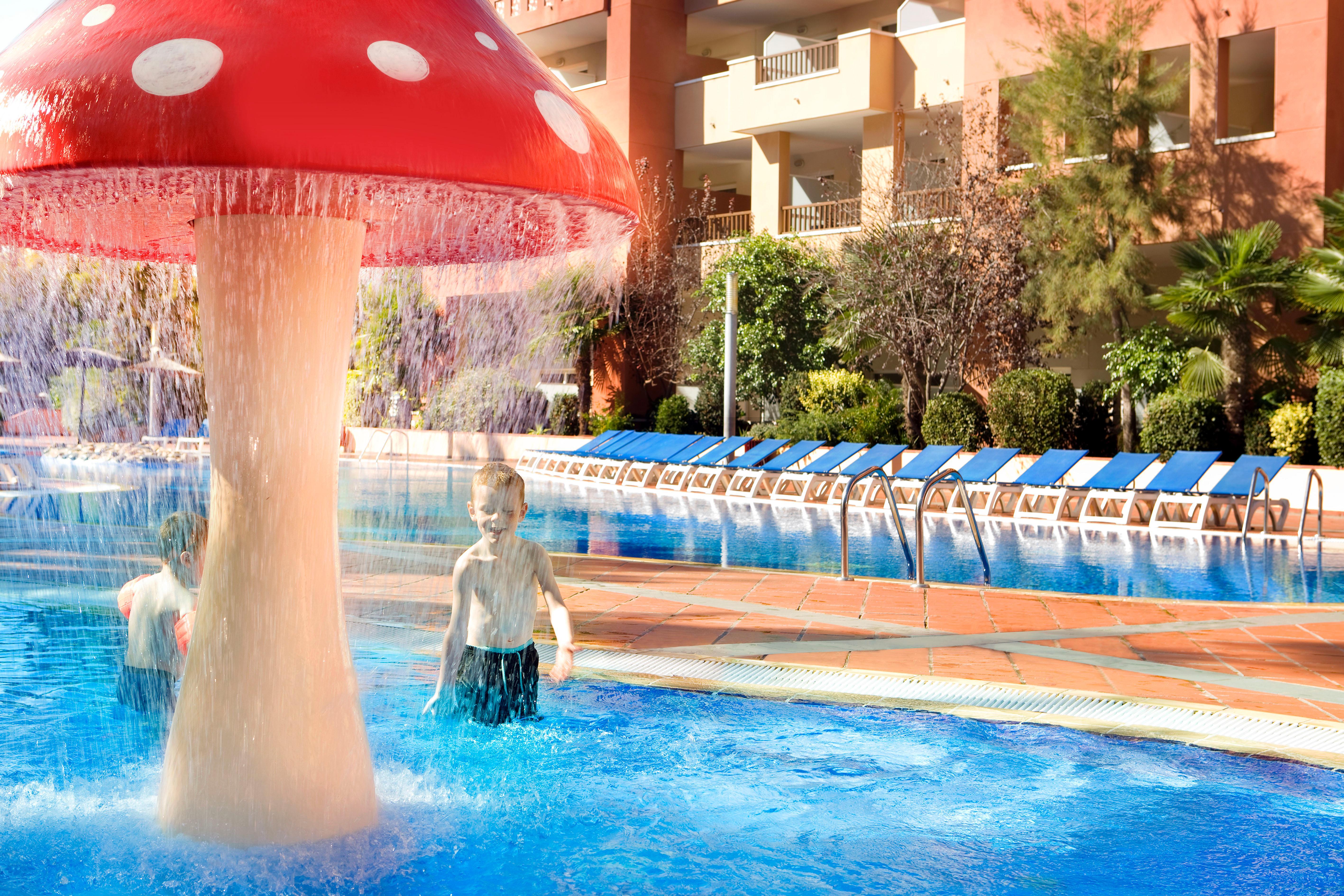 H10 Mediterranean Village Salou Exteriör bild