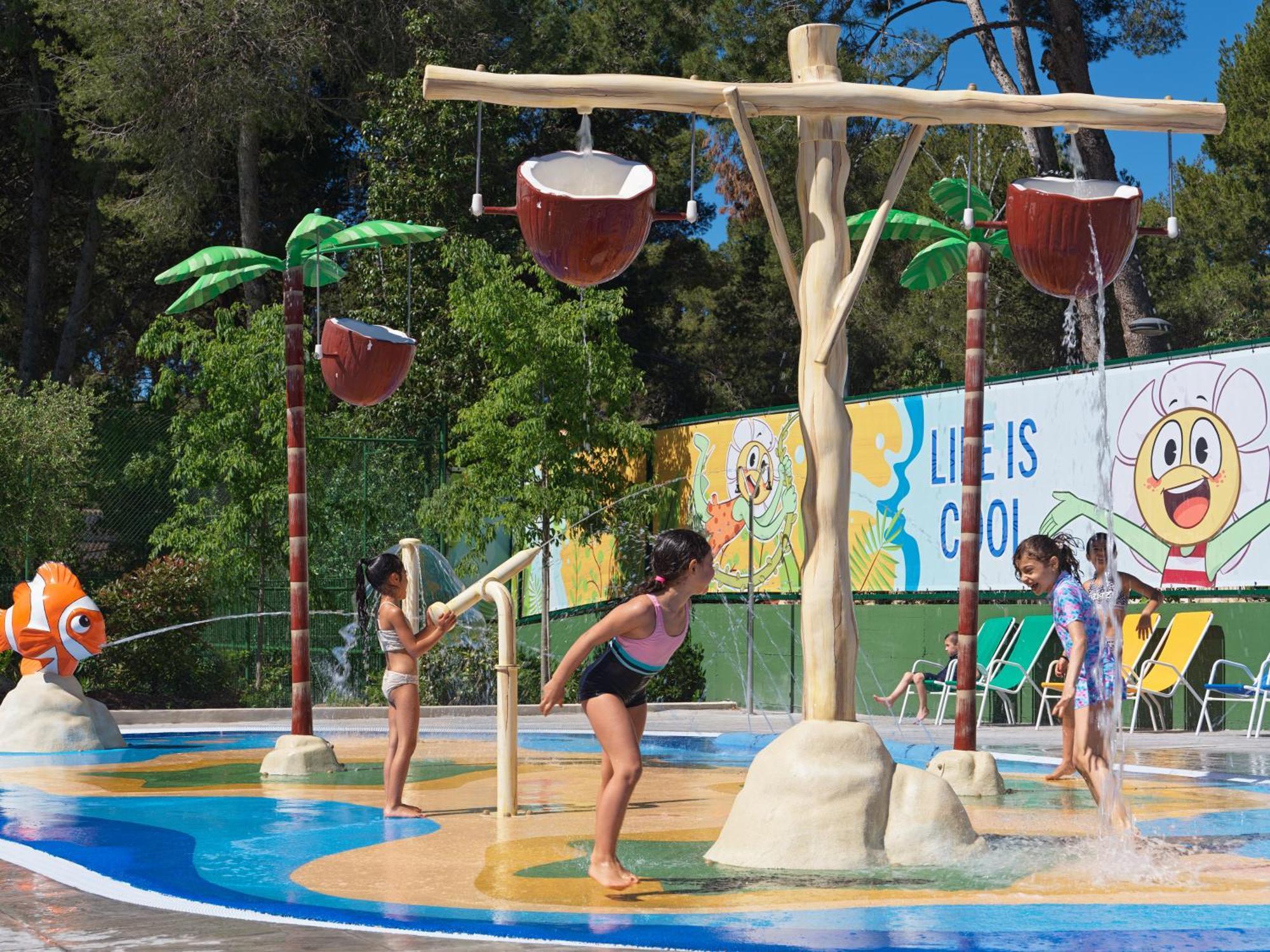H10 Mediterranean Village Salou Exteriör bild